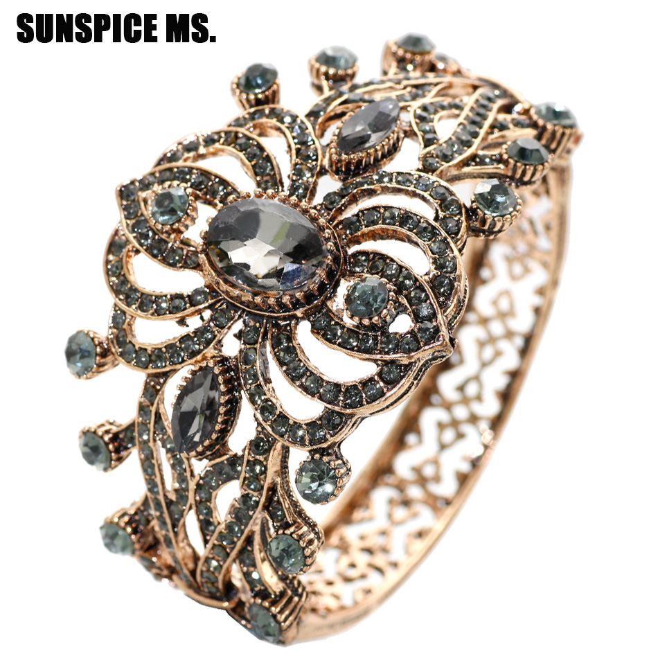 Bohemia Ethnic Vintage Bangle  - مراجعة Ethnic Fashion Brands وسعره